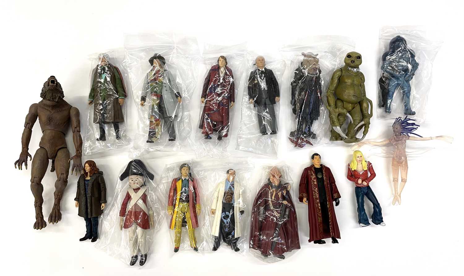 A mixed lot of loose Dr Who figurines, predominantely by Worldwide Limited. To include: - The 1st