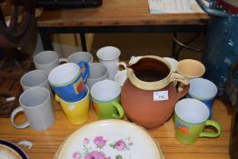 Mixed Lot: Various assorted mugs and other items