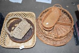 Mixed lot of assorted baskets