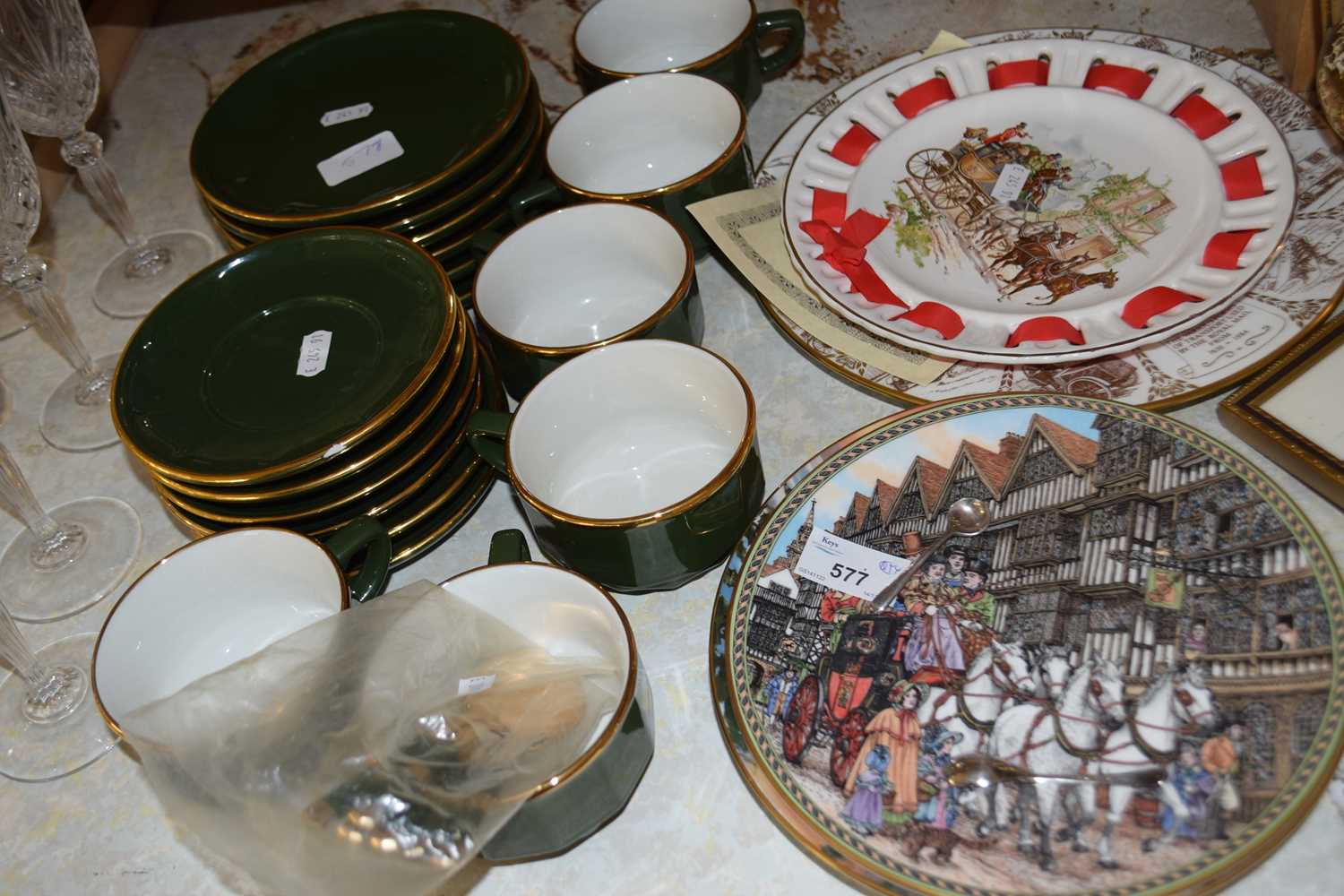 Mixed Lot: Green glazed tea wares, various decorated plates etc