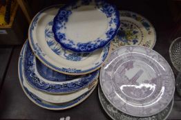 Mixed Lot: Various assorted dinner plates and meat plate