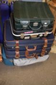 Mixed Lot: Assorted suitcases