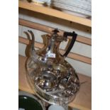 Mixed Lot: Various silver plated wares to include tea wares, cruet items, serving tray etc