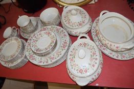 Quantity of Royal Doulton Woodland Rose tea and dinner wares