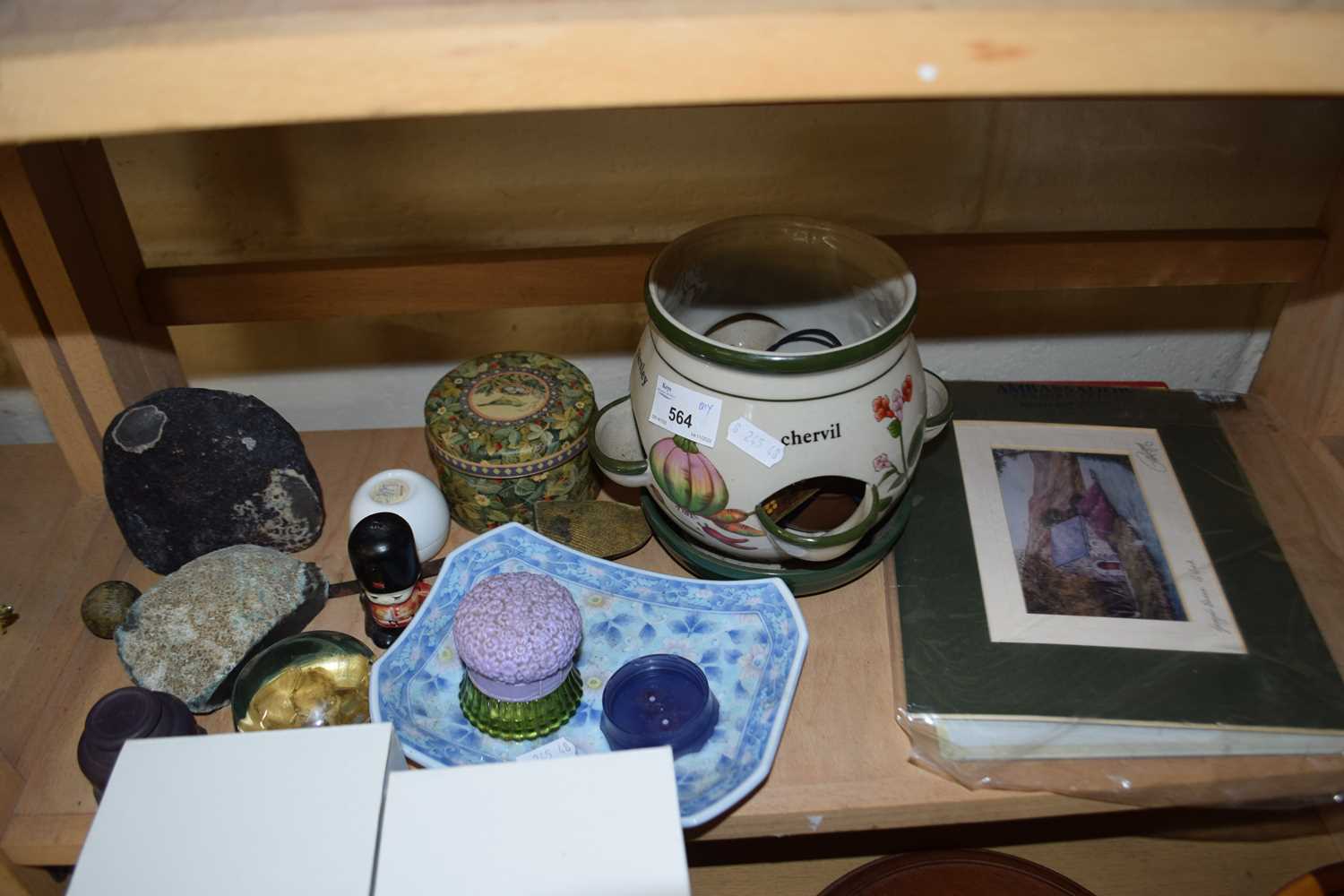 Mixed Lot: Various polished stone samples, paper weight, herb pot and other assorted items