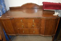 Early 20th Century oak veneered sideboard, 135cm wide