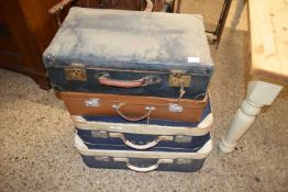 Mixed Lot: Four various assorted vintage suitcases