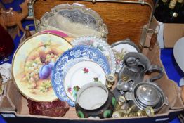 Box of mixed items to include decorated plates and oak serving tray, pewter tankards etc