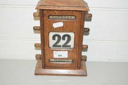 Early 20th Century oak cased perpetual calendar