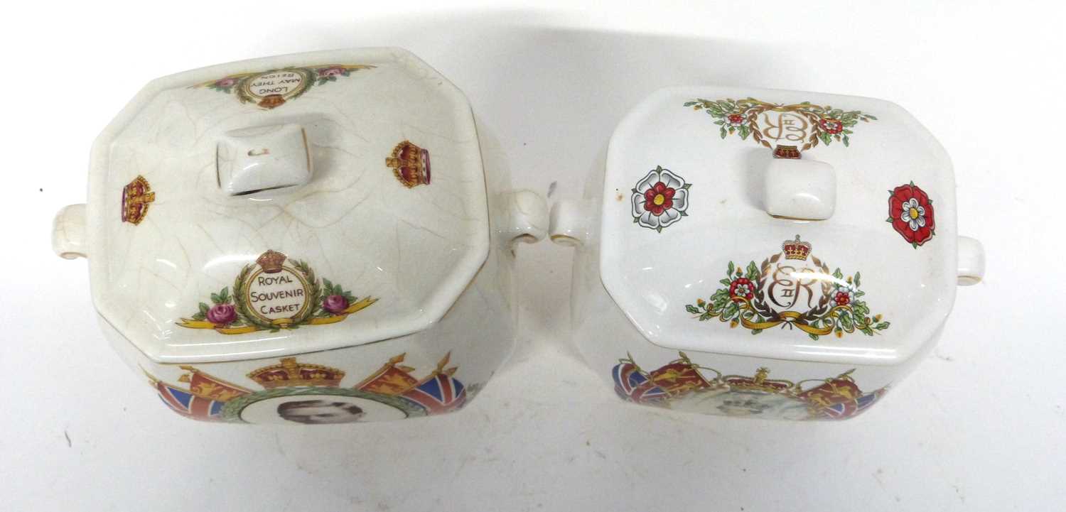 Two biscuit barrels, one to commemorate the Jubilee of the late Queen Elizabeth, a further one to - Image 9 of 14