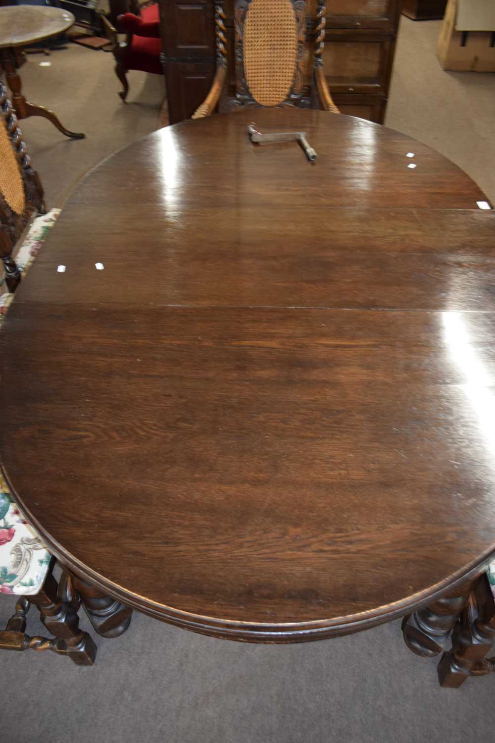 Early 20th Century oval oak extending dining table on barley twist legs - Image 2 of 2