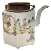 19th Century Chinese porcelain octagonal kettle or teapot with polychrome designs of characters in