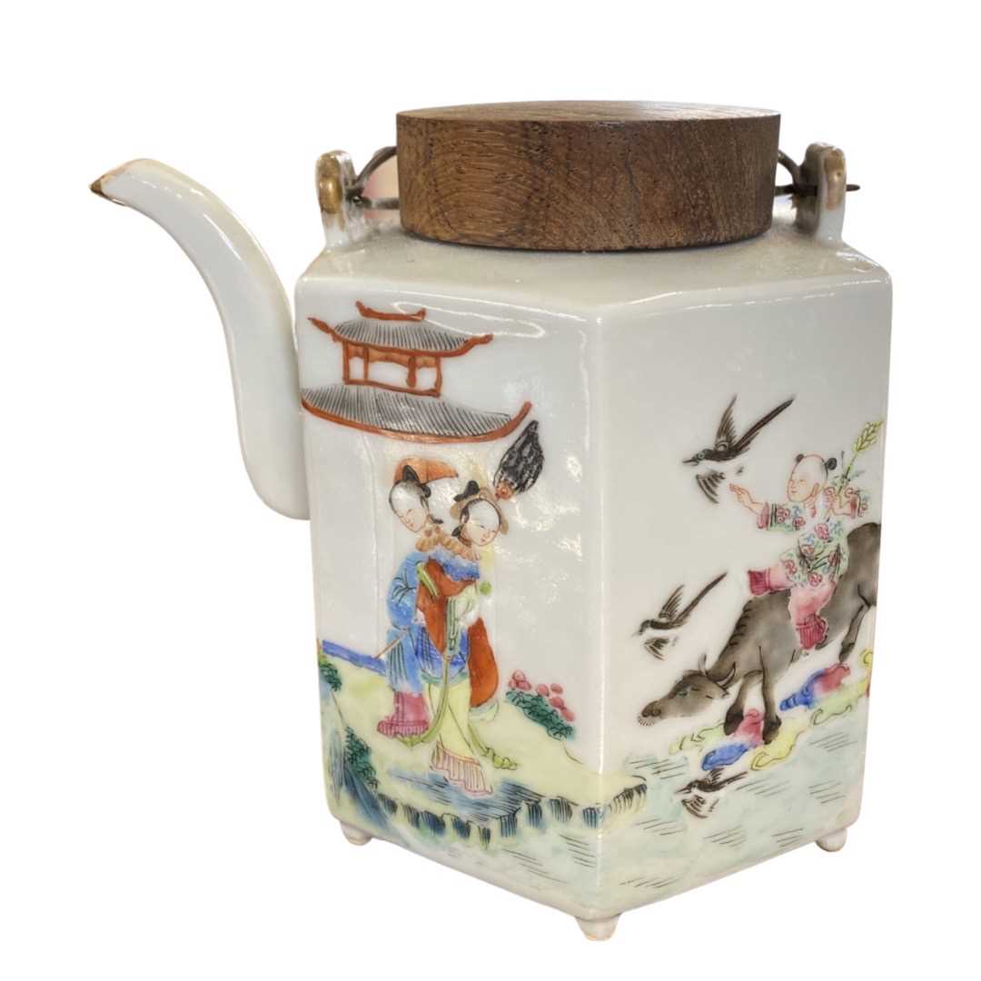 19th Century Chinese porcelain octagonal kettle or teapot with polychrome designs of characters in - Image 2 of 4