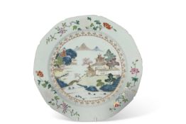 Chinese porcelain Qianlong period dish with polychrome decoration to the centre of Chinese islands