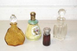 Mixed Lot: Various assorted scent bottles