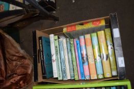 One box of assorted books, Ornithological interest to include New Naturalist