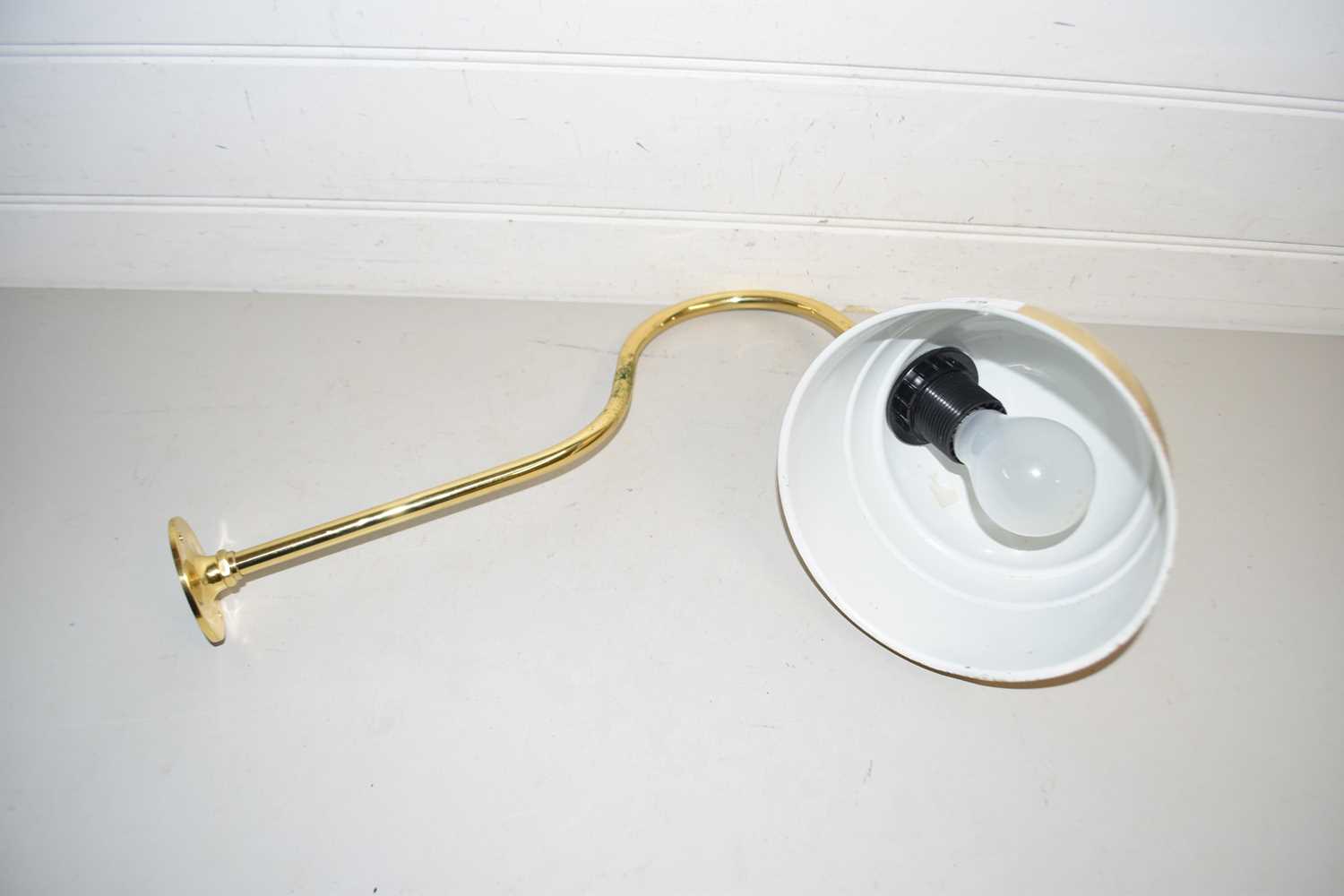 Wall mounted brass finish lamp
