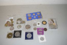 Collection of various assorted coinage to include commemorative crowns