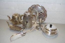 Mixed Lot: Various assorted silver plated items to include Elkington tea wares