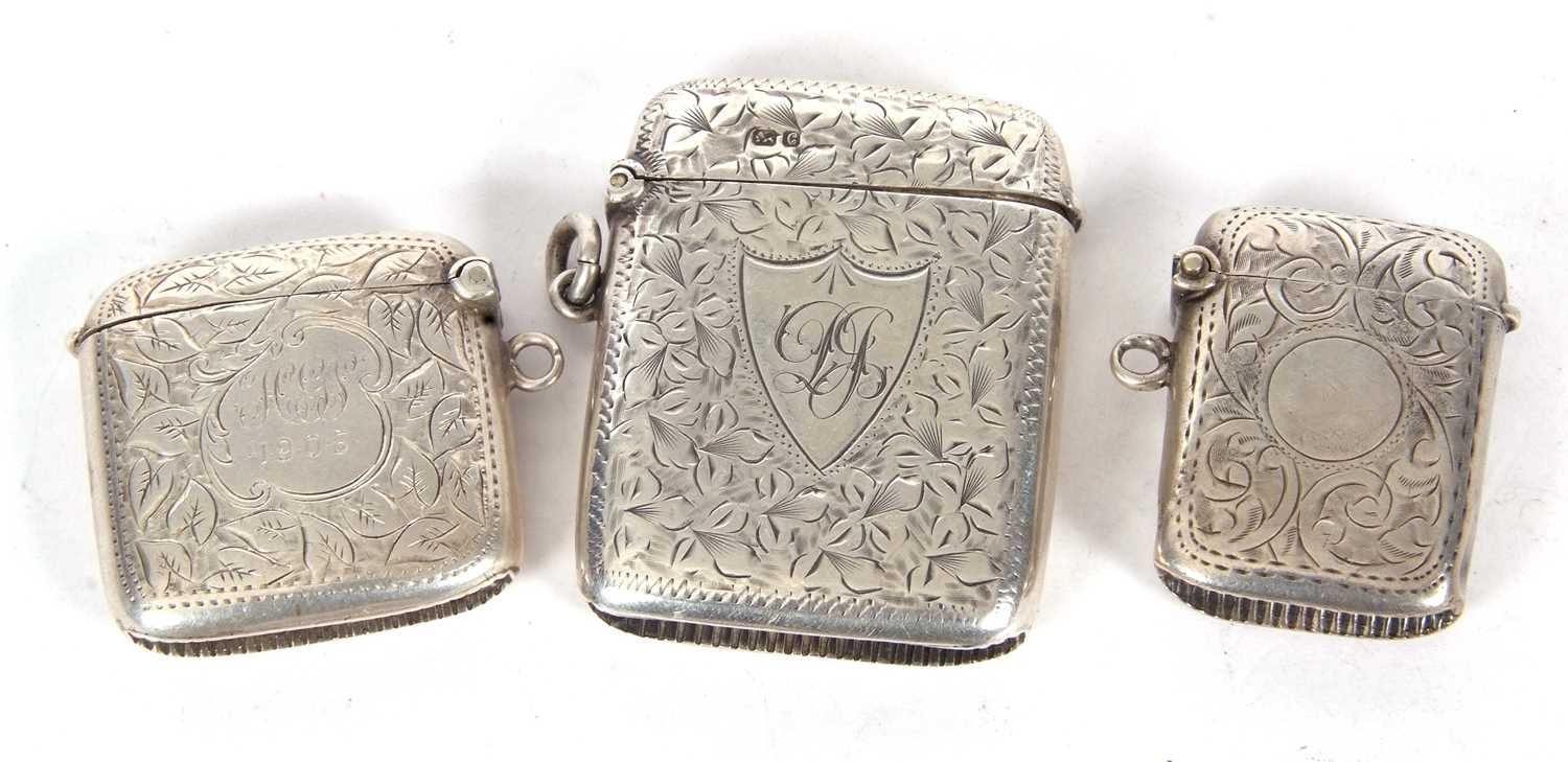 Mixed Lot: Silver vester case of typical form, hallmarked Chester 1903, two smaller vesters, - Image 2 of 6