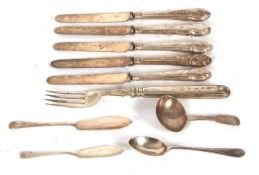 Mixed Lot: George IV silver fiddle pattern caddy spoon of plain form, London 1828, makers mark for