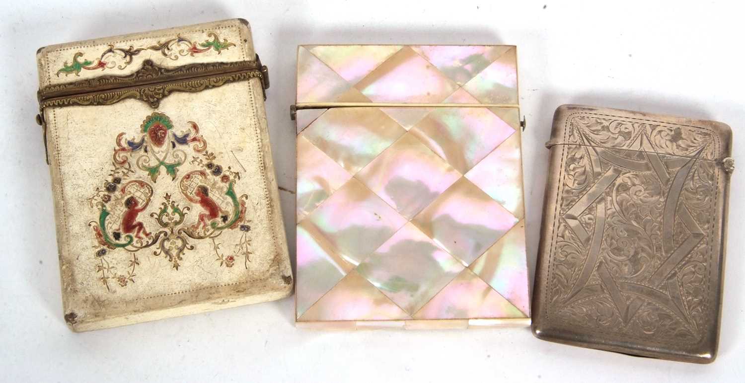 Mixed Lot: George V silver card case chased and engraved with a geometric and foliate design - Image 5 of 6