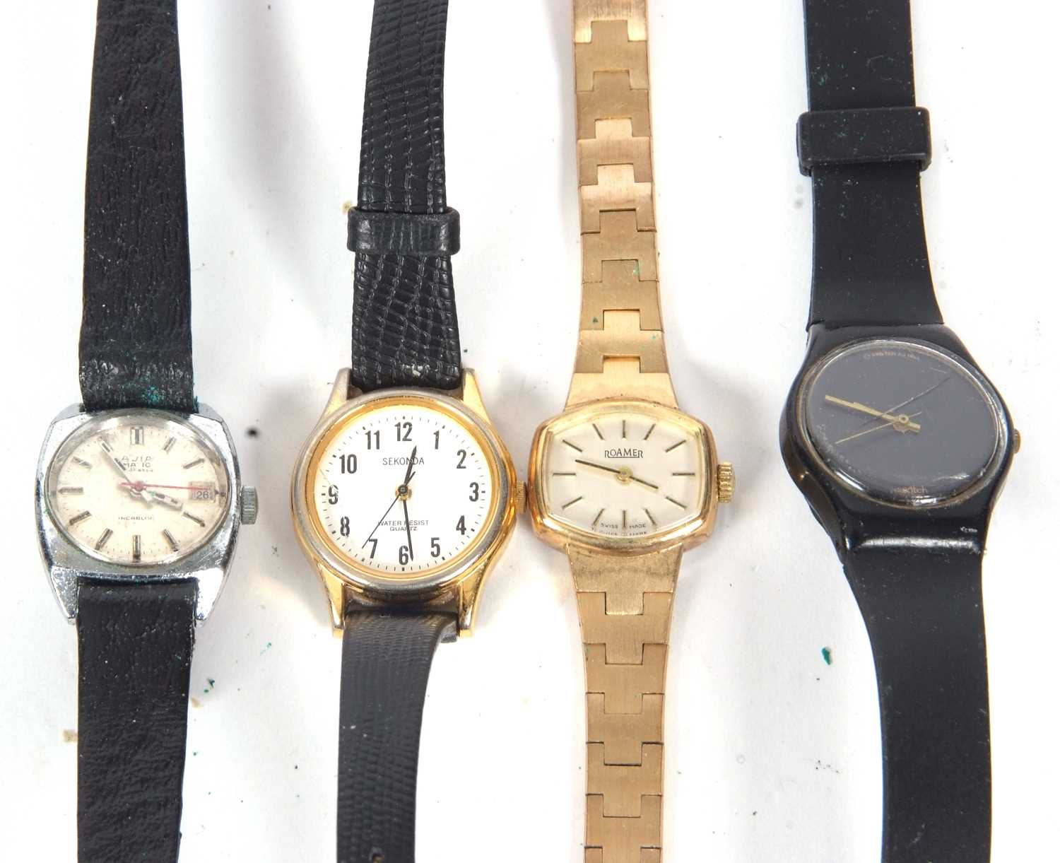 Mixed lot of four ladies wristwatches, these include makes such as Sekonda, Roma, Avia and Swatch ( - Image 2 of 4