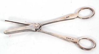 Pair of George V plain scissor action grape shears with concealed hinge, 16cm long, Sheffield 1910