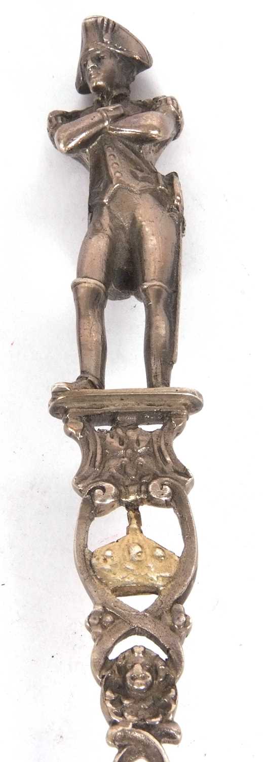Large French antique Napoleon souvenir spoon, the terminal with a cast model figure of Napoleon - Image 4 of 8