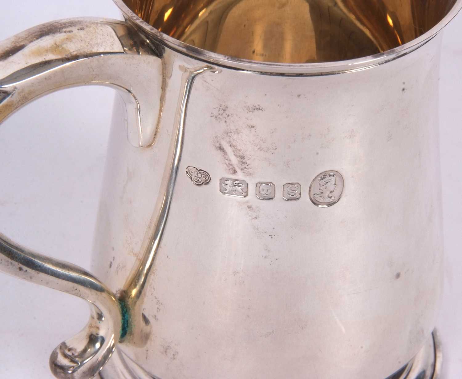 Elizabeth II half pint tankard of circular baluster form, hollow looped handle, inscribed with - Image 3 of 5