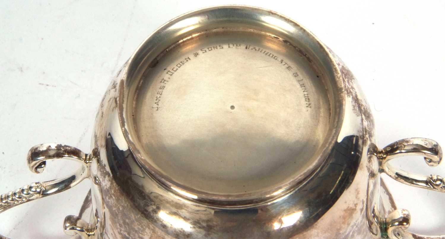 Small Elizabeth 11 porringer of typical form having beaded scrolled handles and engraved with a - Image 6 of 7