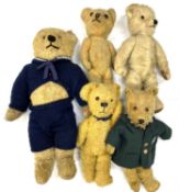 A mixed lot of vintage teddy bears, without makers labels