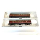 A pair of Hornby Dublo 00 gauge LMS carriages, 26133