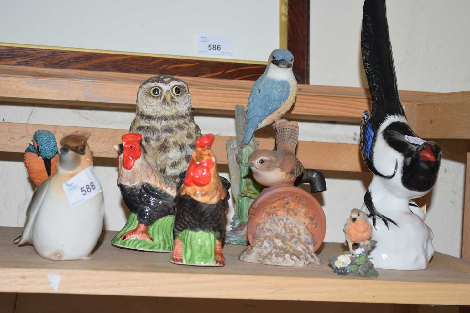 Mixed Lot: Various assorted bird ornaments to include a Russian model of a magpie