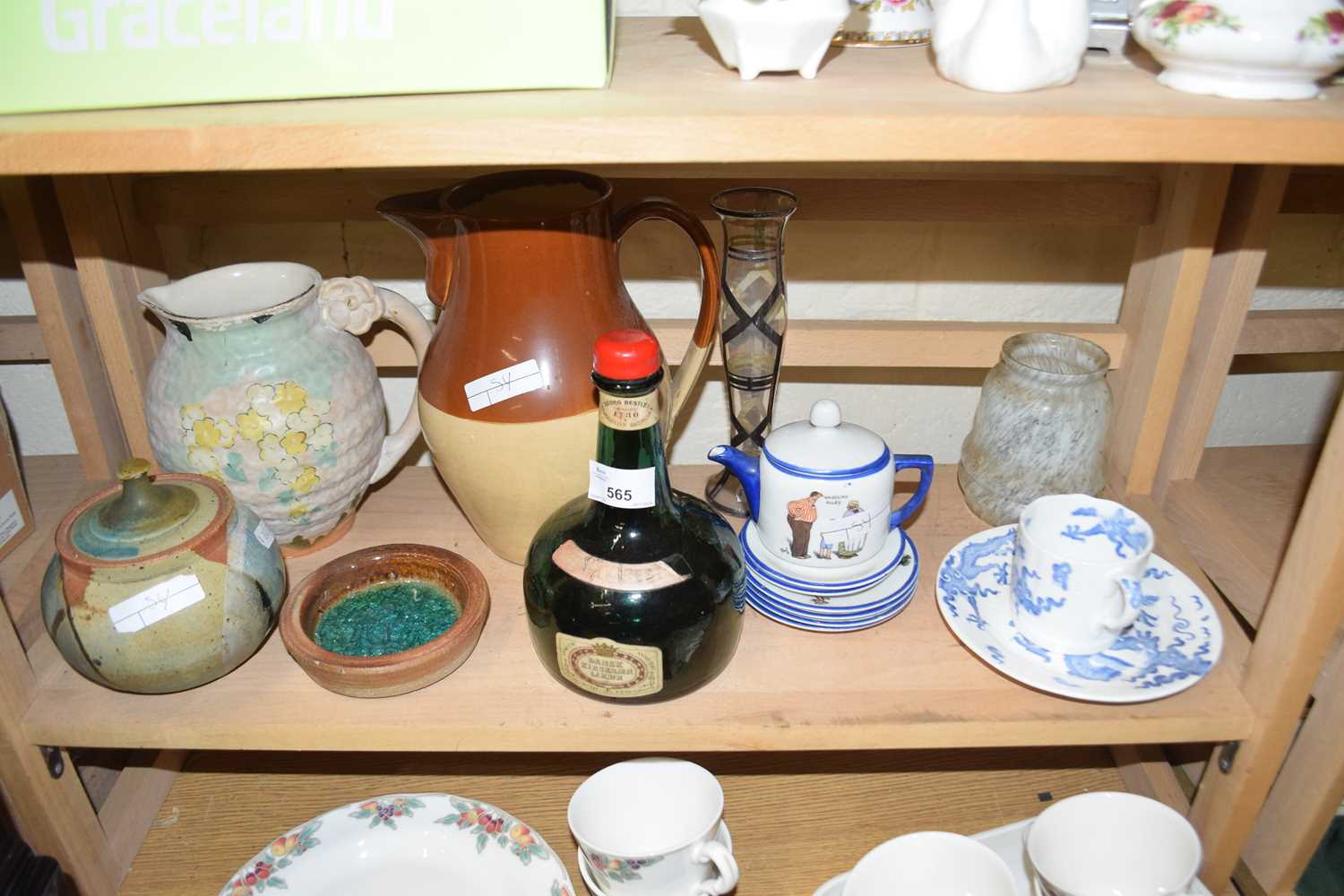 Mixed Lot: Various assorted ceramics