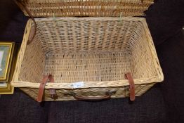 Wicker picnic hamper