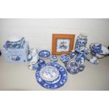 Mixed Lot: Various assorted blue and white ceramics to include delft and Willow Pattern