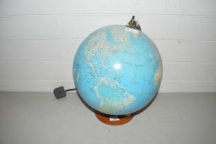 Globe formed table lamp