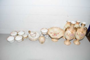 Mixed lot of ceramics to include Fieldings, Crown Devon vases and various others plus floral