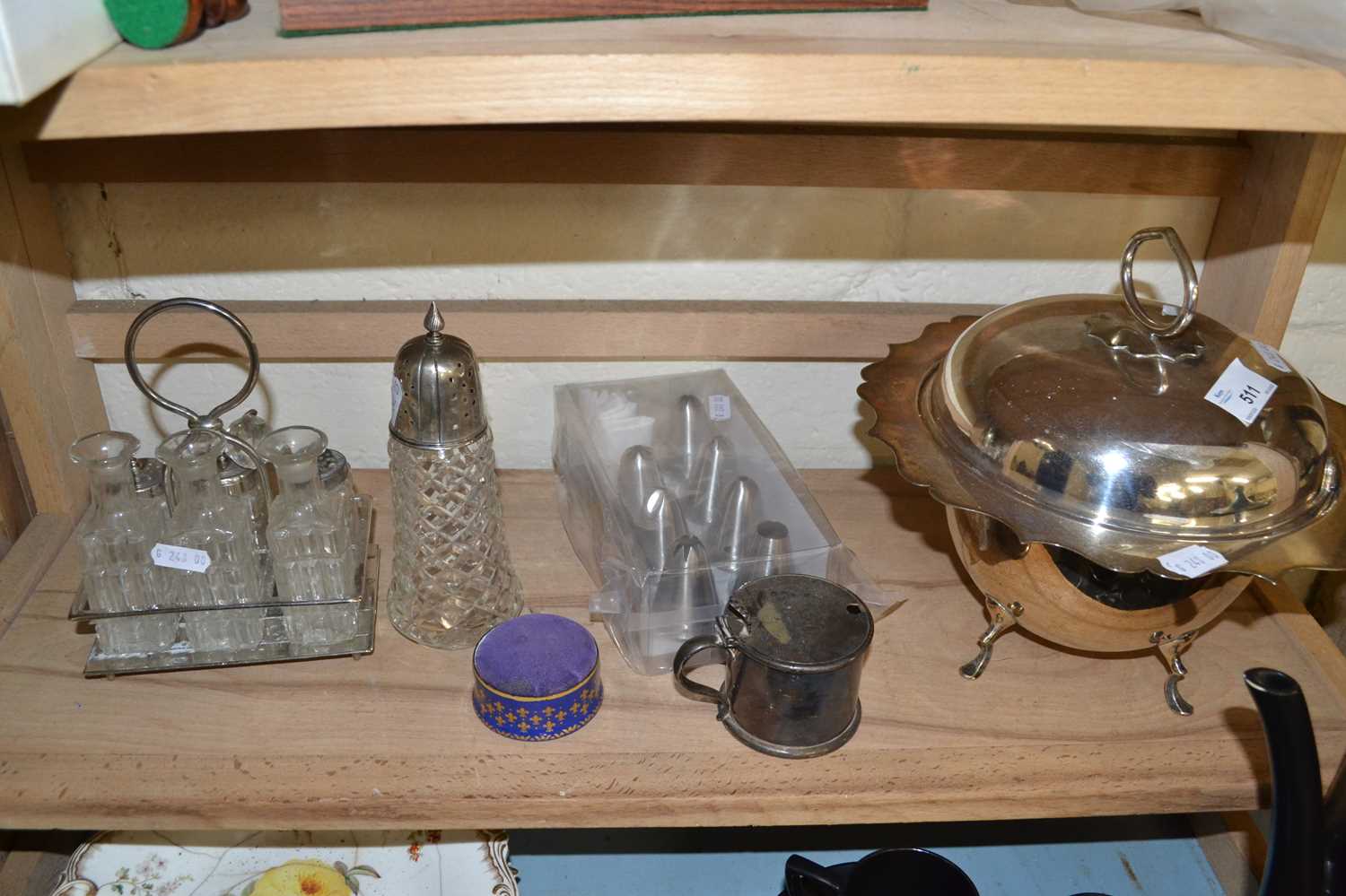 Mixed Lot: Silver plated serving dish, cruet and other items