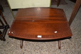 Drop leaf coffee table