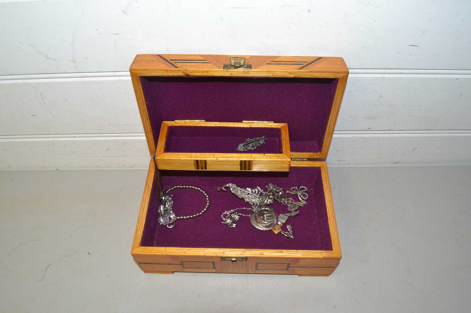 Small jewellery box and contents