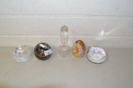 Mixed Lot: Assorted paperweights and other items