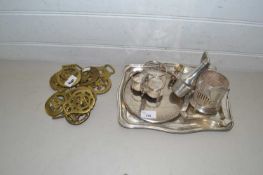 Mixed Lot: Various silver plated wares, horse brasses etc