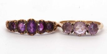 Mixed Lot: 9ct gold five stone graduated amethyst ring, hallmarked for Birmingham 1989, size P/Q