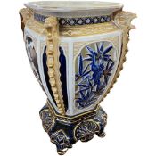 Worcester 19th Century vase in the aesthetic style, quatro lobe shape with pierced decoration of