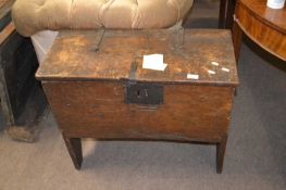 17th Century small oak coffer with hinged lid and stile ends, 76 cm long