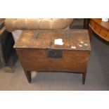 17th Century small oak coffer with hinged lid and stile ends, 76 cm long