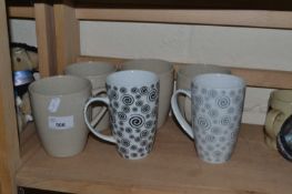 Mixed Lot: Assorted mugs