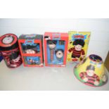 Mixed Lot: Beano related items to include boxed Dennis and Gnasher toys, lampshade and other items